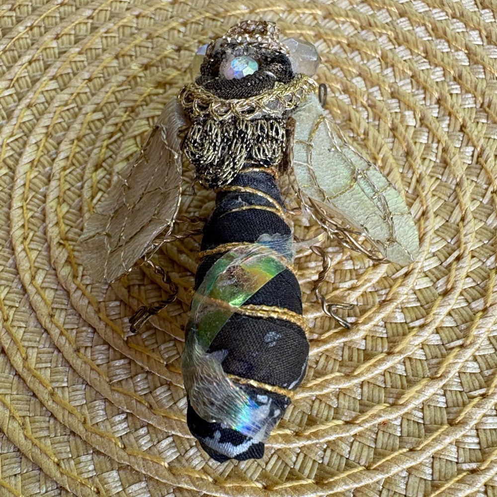 Handcrafted Bee Brooch with Shimmering Gold Accents - Picture 8 of 11